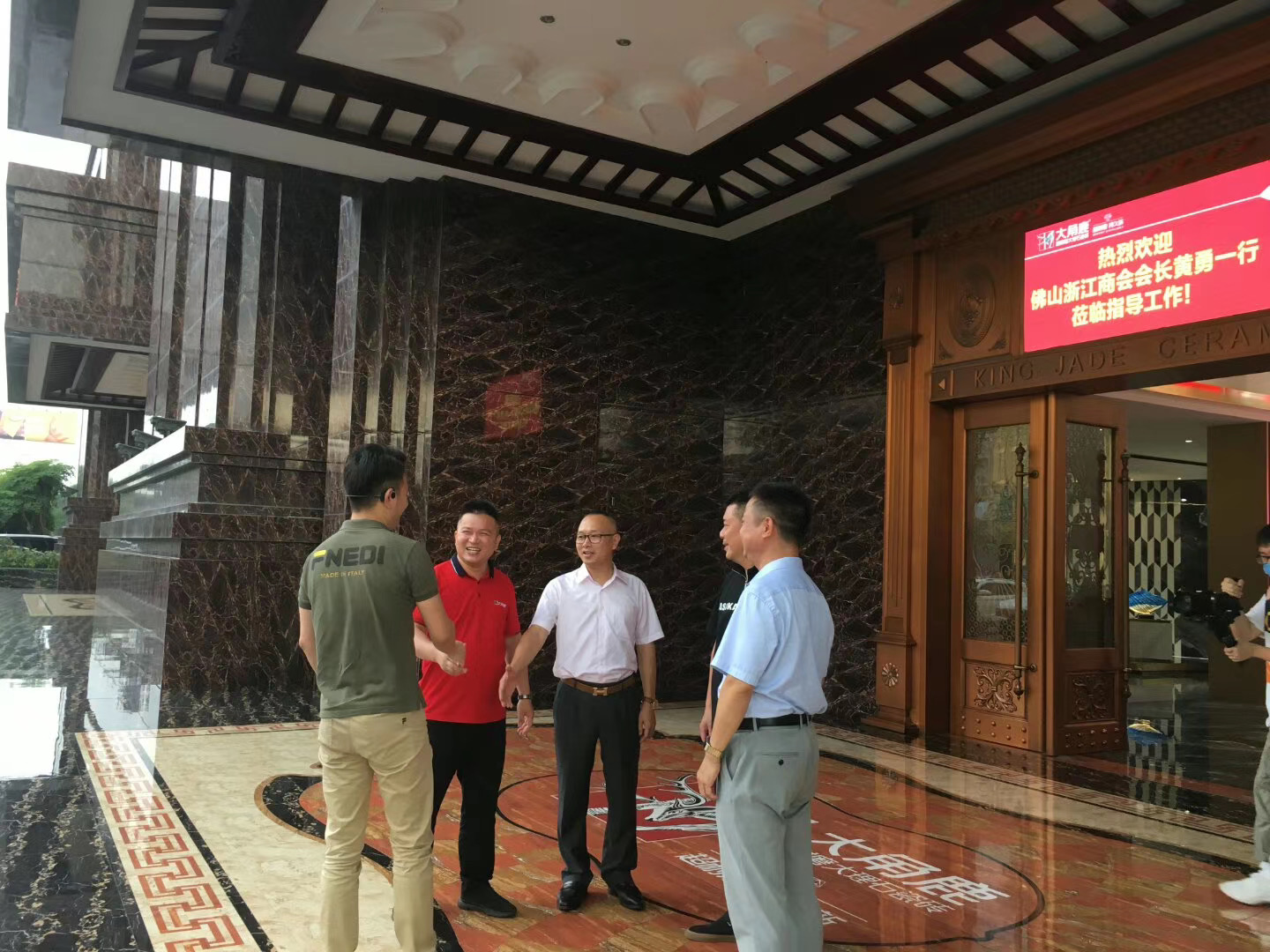 九游体育超耐磨大理石瓷砖