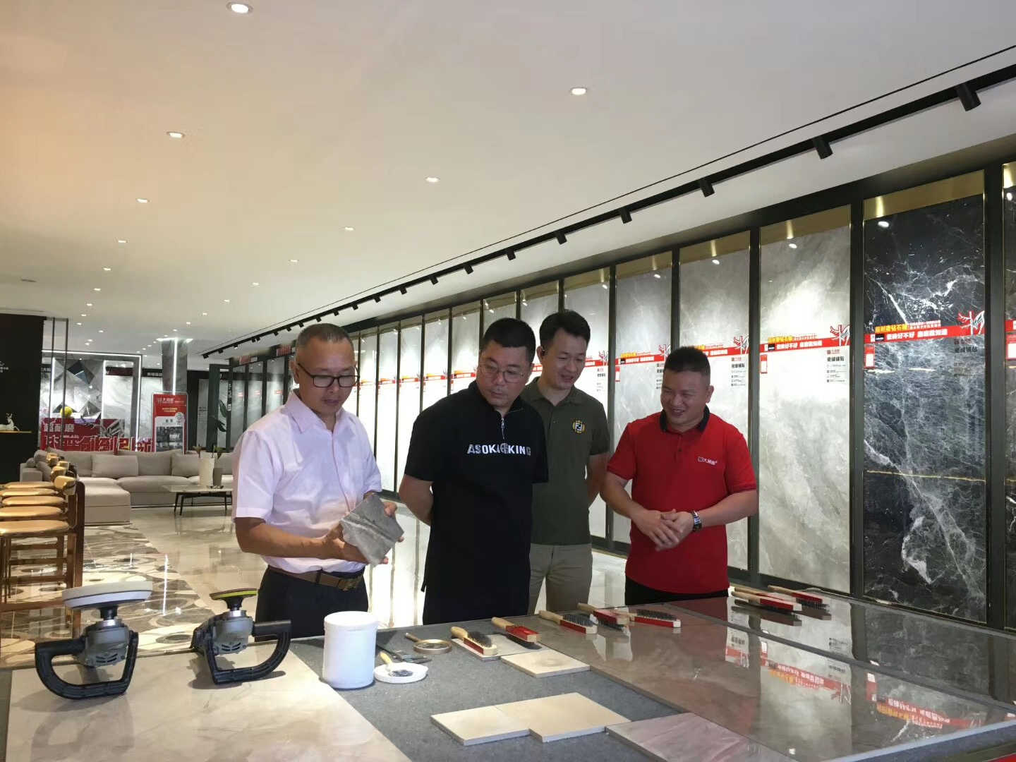 九游体育超耐磨大理石瓷砖